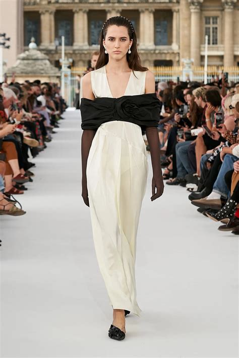 Givenchy SS24 PFW Embraces Classic Parisian Chic 